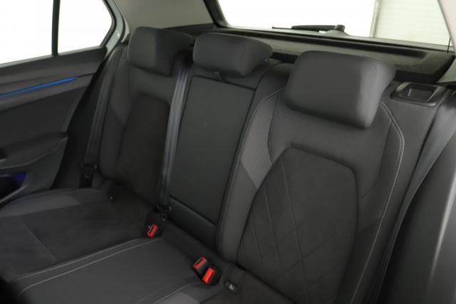 Volkswagen Golf image 8