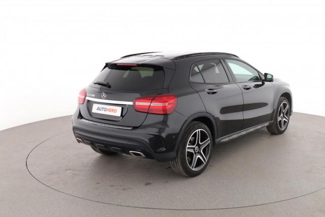 Mercedes Benz Gla image 8