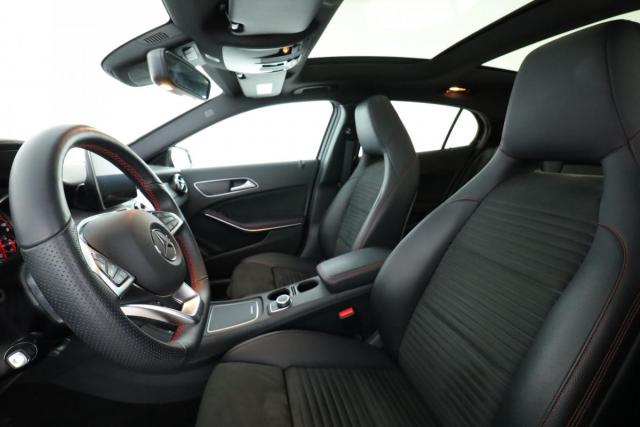 Mercedes Benz Gla image 2