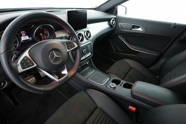 Mercedes Benz Gla image 1
