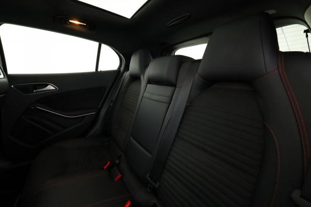 Mercedes Benz Gla image 5