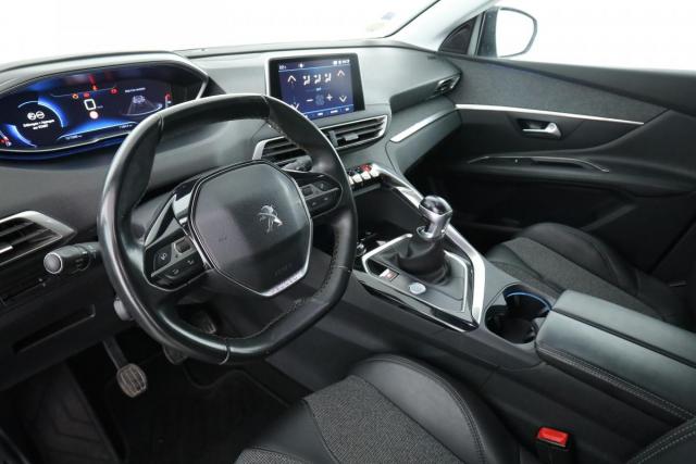 Peugeot 3008 image 2
