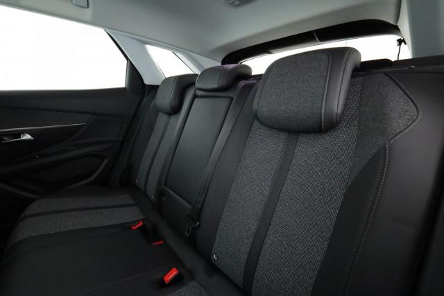 Peugeot 3008 image 3