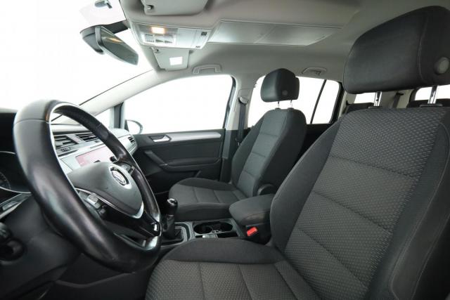Volkswagen Touran image 2