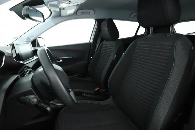Peugeot 2008 image 1