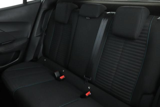 Peugeot 2008 image 8