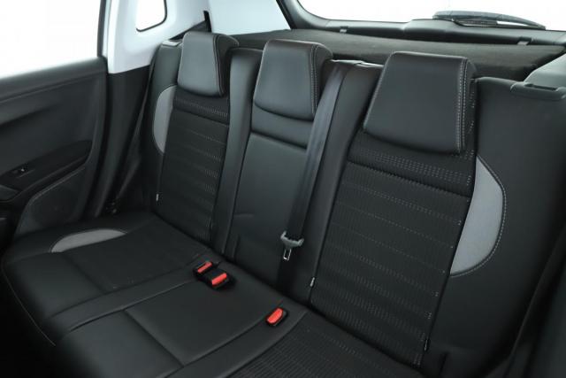 Peugeot 2008 image 1