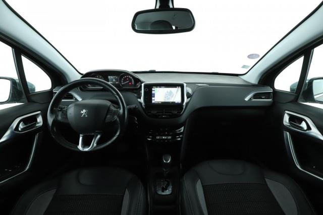 Peugeot 2008 image 2