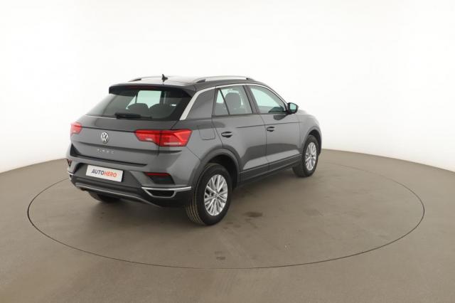 Volkswagen T-Roc image 6