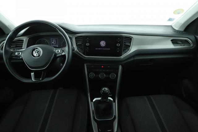 Volkswagen T-Roc image 5