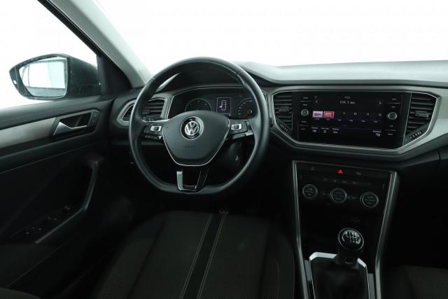 Volkswagen T-Roc image 8