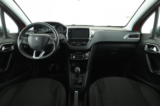 Peugeot 208 image 6