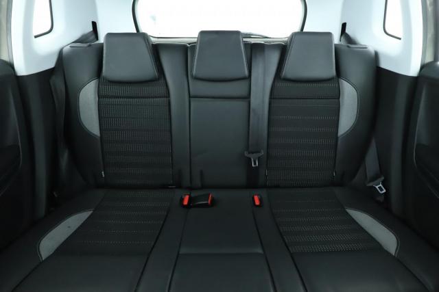 Peugeot 2008 image 7