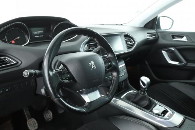 Peugeot 308 image 1