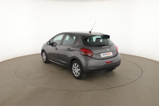 Peugeot 208 image 2