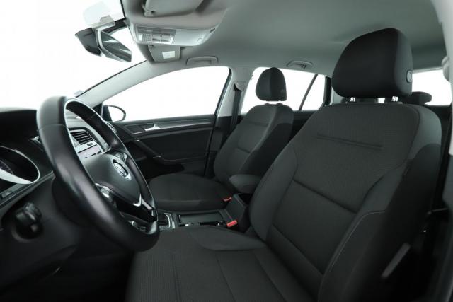 Volkswagen Golf image 9
