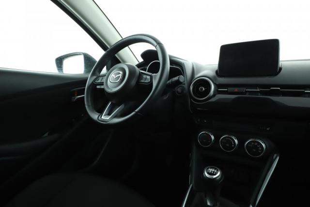Mazda 2 image 8
