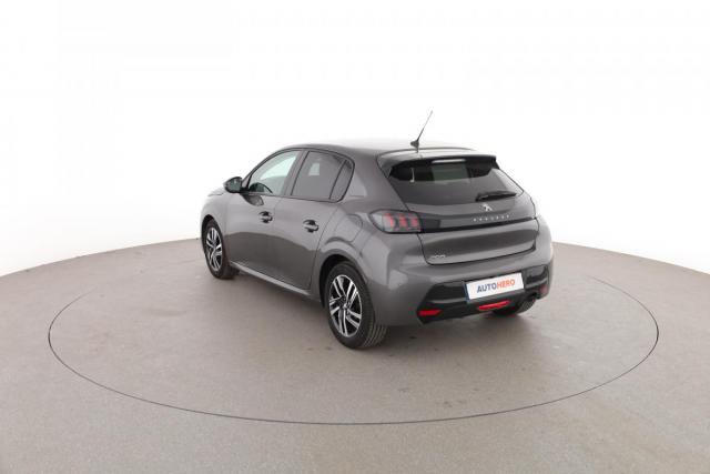 Peugeot 208 image 8