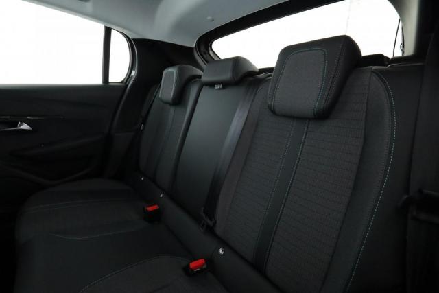 Peugeot 208 image 9