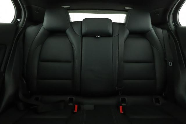 Mercedes Benz Gla image 6