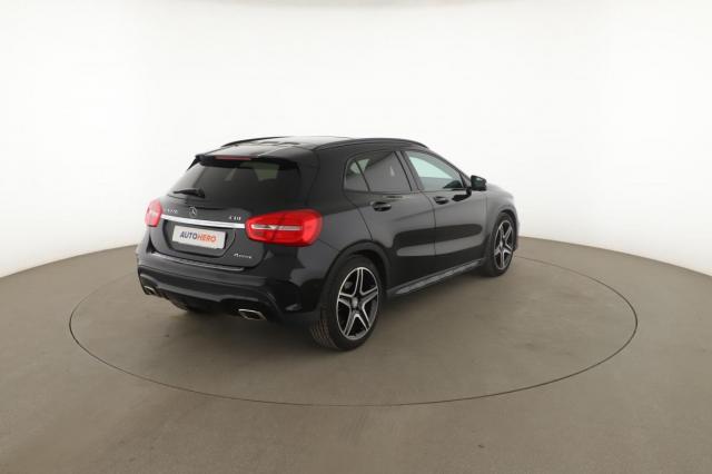 Mercedes Benz Gla image 2