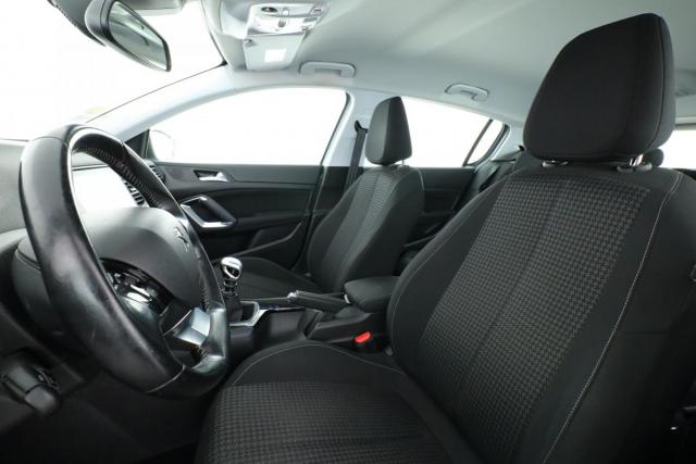 Peugeot 308 image 9