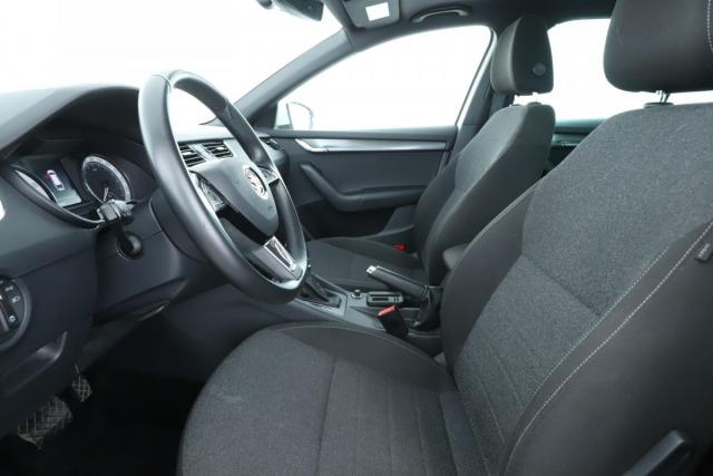 Skoda Octavia image 6