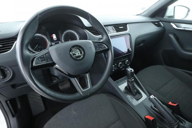 Skoda Octavia image 2