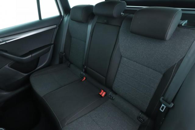 Skoda Octavia image 7