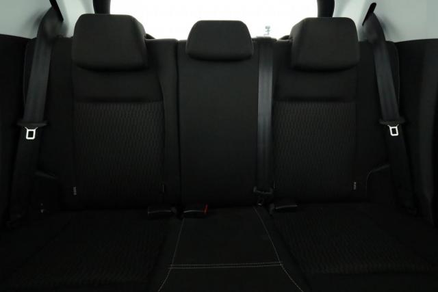 Peugeot 208 image 7