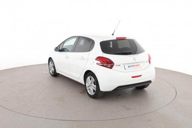 Peugeot 208 image 6