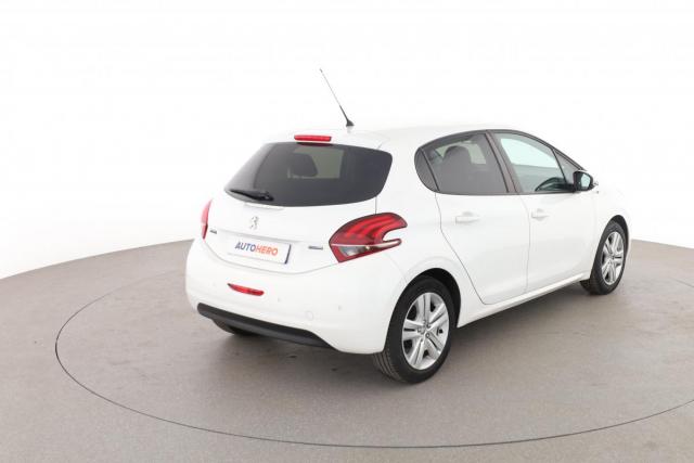 Peugeot 208 image 5