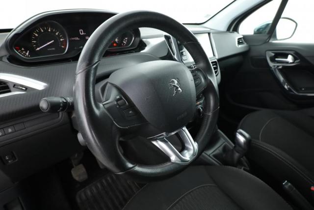 Peugeot 208 image 4