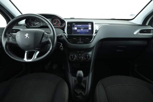 Peugeot 208 image 8