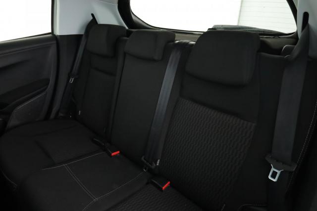 Peugeot 208 image 2