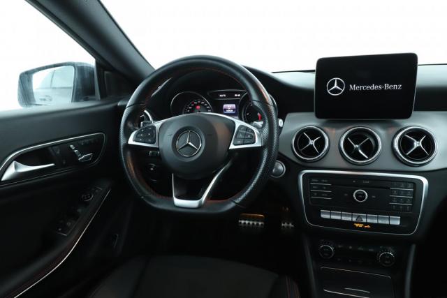 Mercedes Benz Cla Shooting Brake image 8