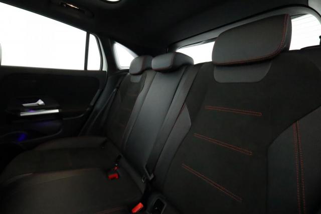 Mercedes Benz Gla image 7
