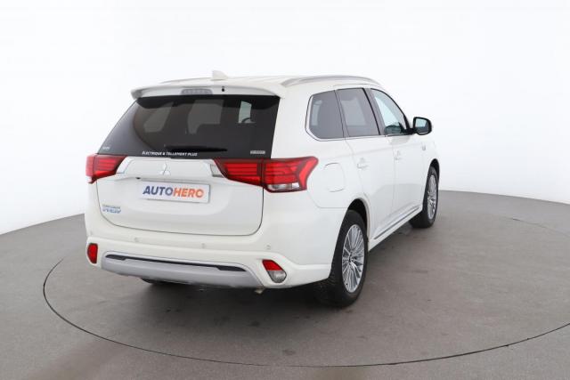 Mitsubishi Outlander image 2