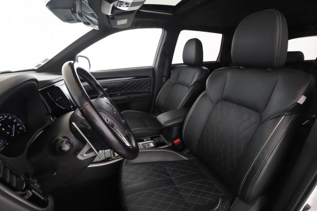 Mitsubishi Outlander image 6