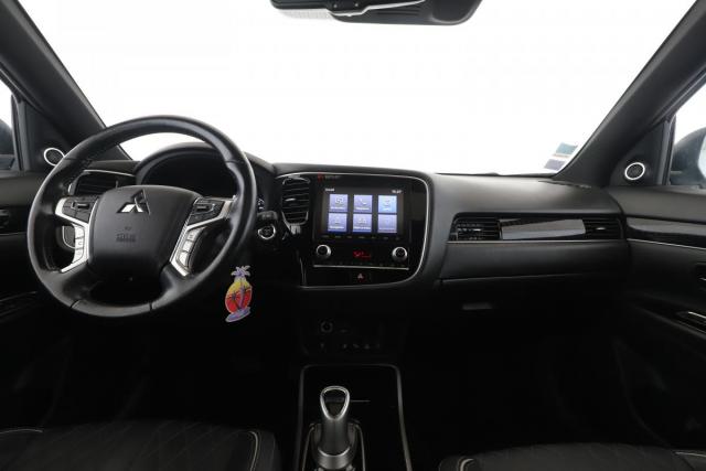 Mitsubishi Outlander image 1