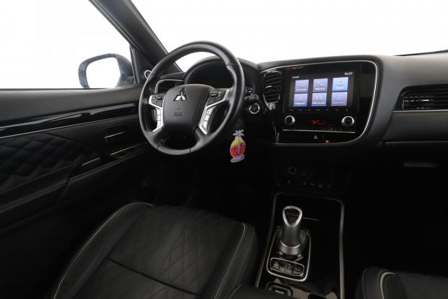 Mitsubishi Outlander image 3