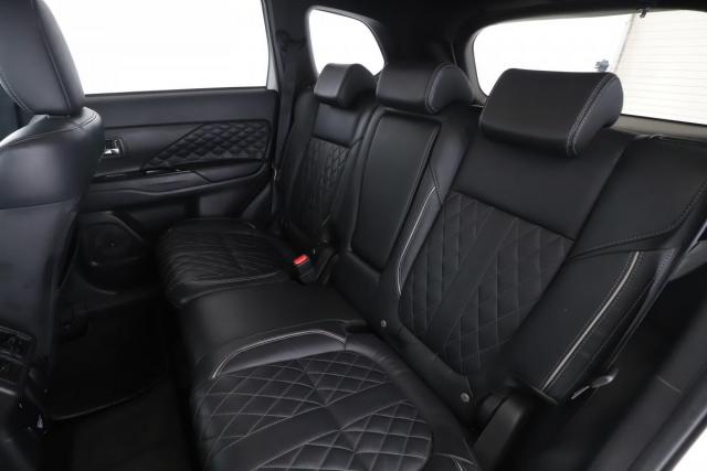 Mitsubishi Outlander image 8