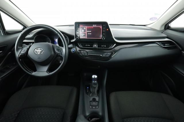 Toyota C-Hr image 1