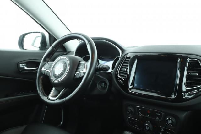 Jeep Compass image 8