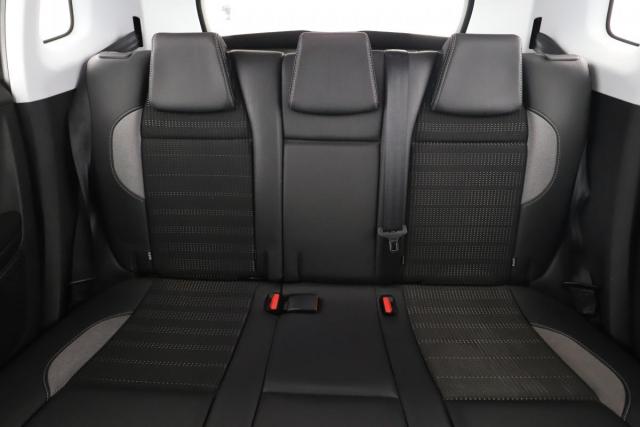 Peugeot 2008 image 3