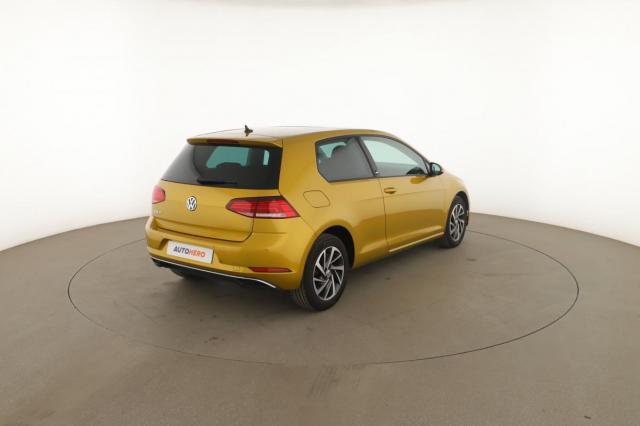 Volkswagen Golf image 2