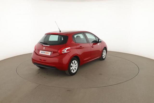 Peugeot 208 image 5