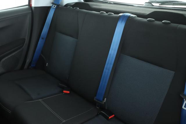 Peugeot 208 image 8