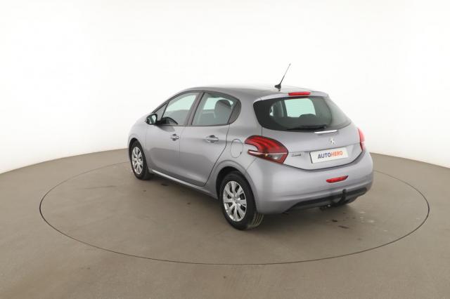 Peugeot 208 image 5