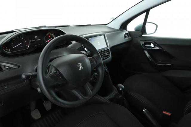 Peugeot 208 image 8